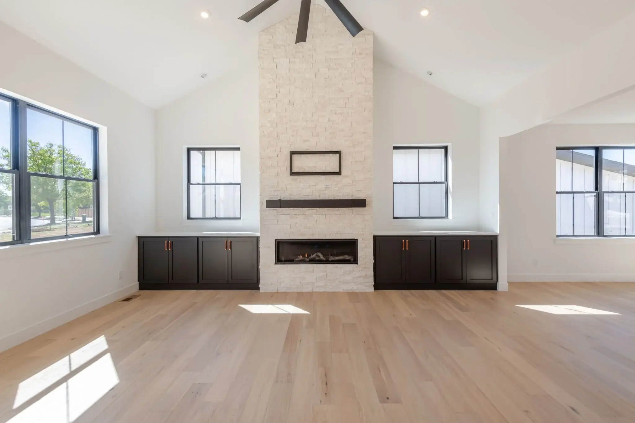 1009 Arapahoe - Image 3